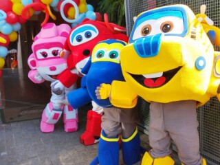 Super Wings cover personagens vivos festa infantil Tatuap Servicos para festas infantis e eventos no [***] 