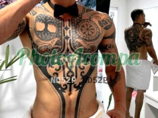 Bruno tattoado gostoso e com muita disposico 